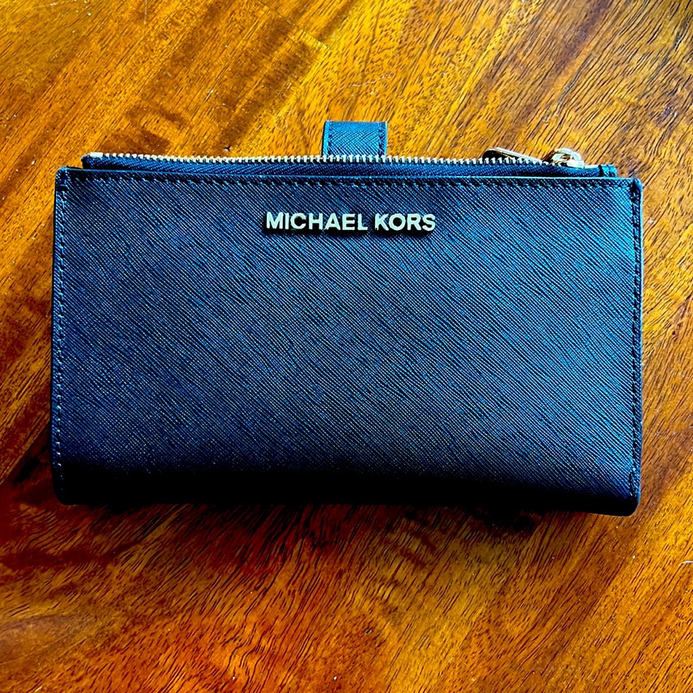 Michael Kors Adele Leather Smartphone Wallet/clutch